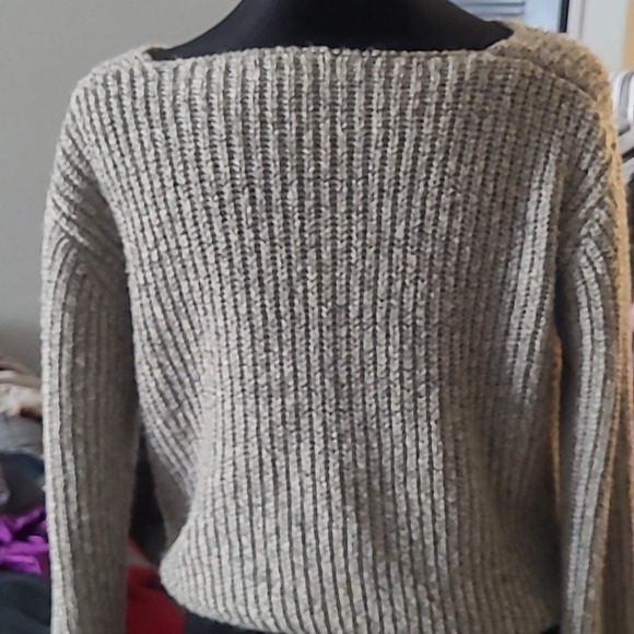 Woven Heart Tan Sweater Size Small - Picture 4 of 5